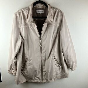 Breckenridge Woman’s Jacket Windbreaker Size 1X EUC I’m calling it a Sand Color.